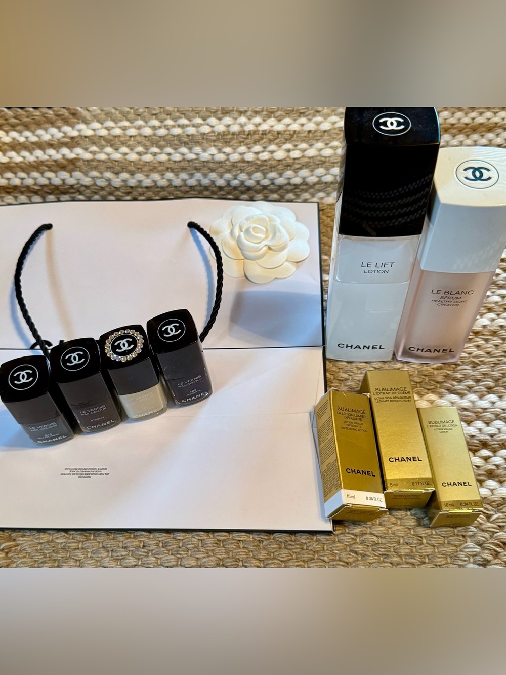 CHANEL Skincare & Nail Collection in Black, White, Gold - Picture 5 of 9